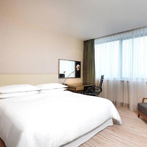 Comfortable king bed room